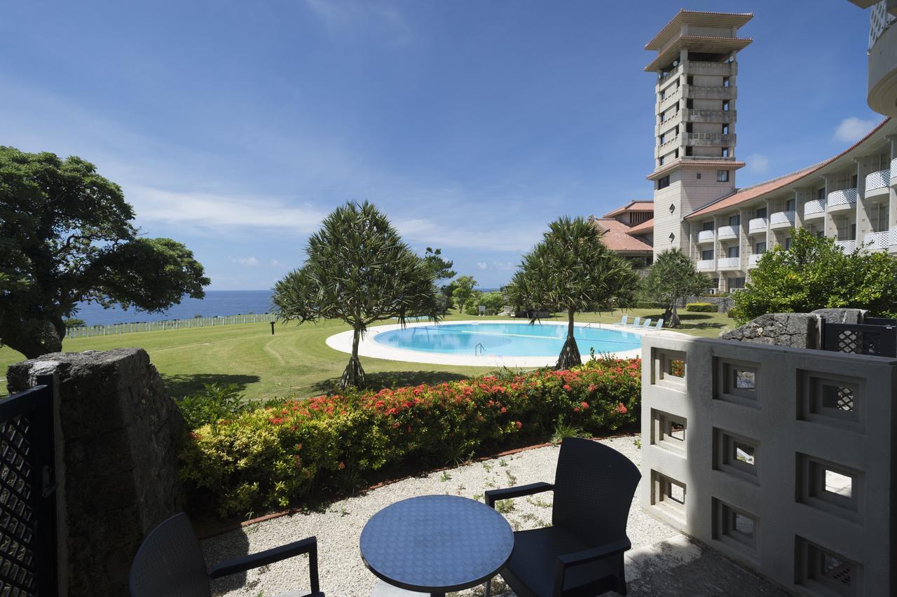 The Southern Links Resort Hotel Yaese Exteriör bild
