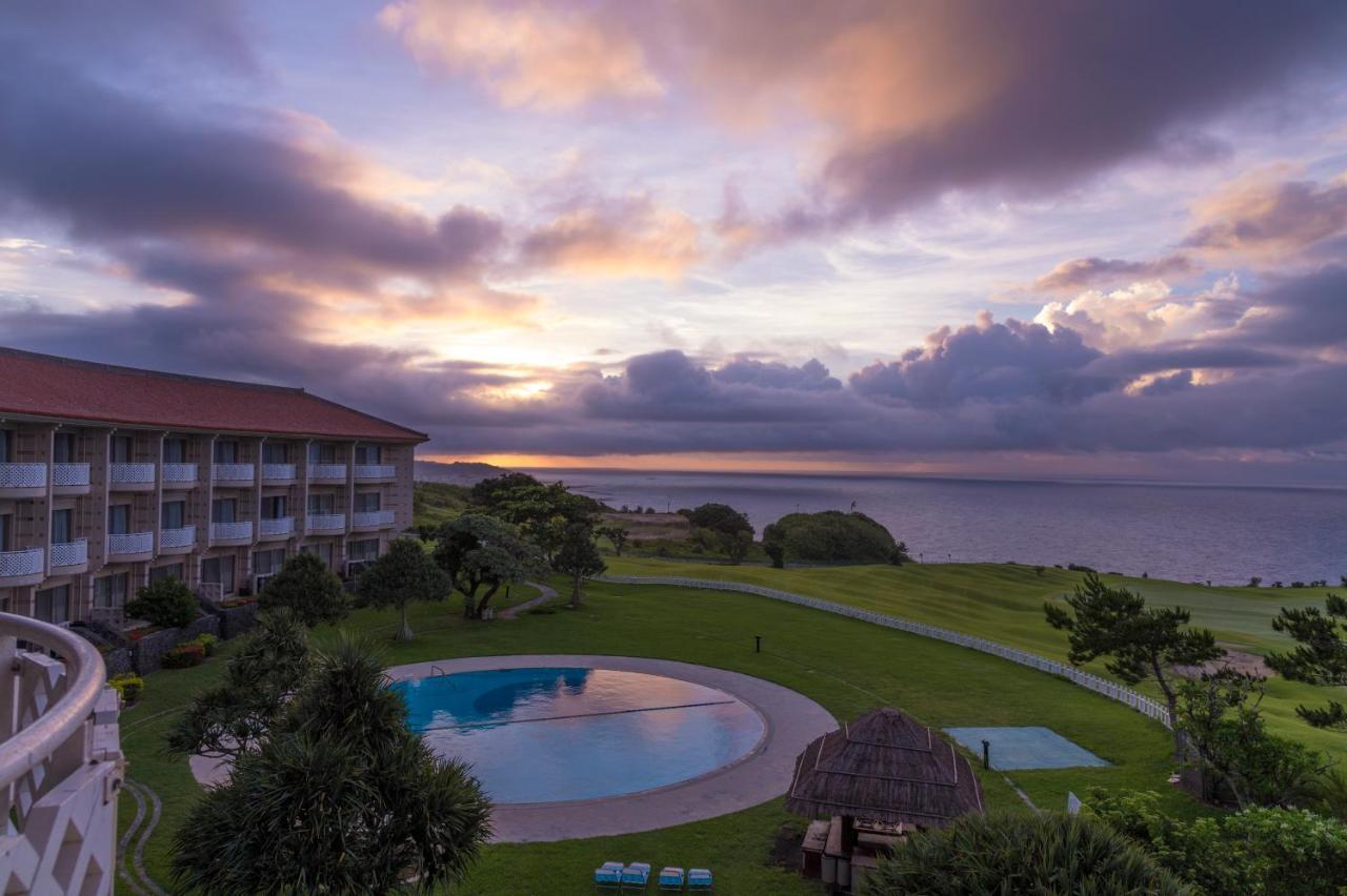 The Southern Links Resort Hotel Yaese Exteriör bild